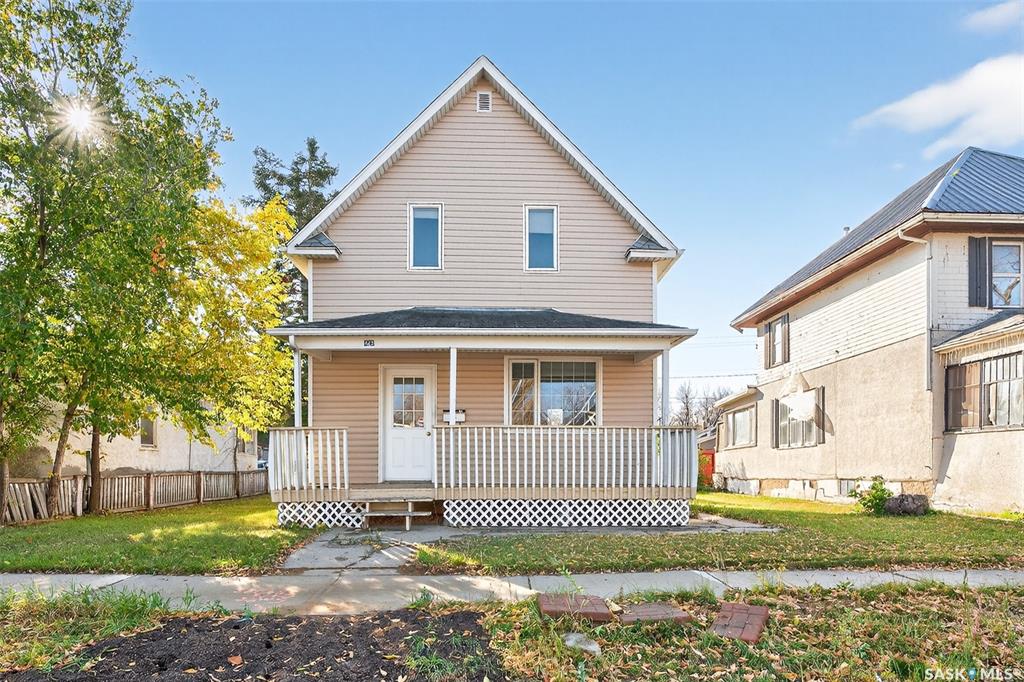 MLS® listing #SK021311 for sale located at 423 Coteau Street W