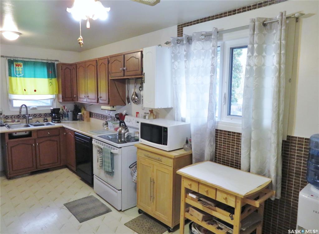 Fourth View of 933 Macklem Drive, Massey Place, Saskatoon, Saskatchewan, S7L 4R7