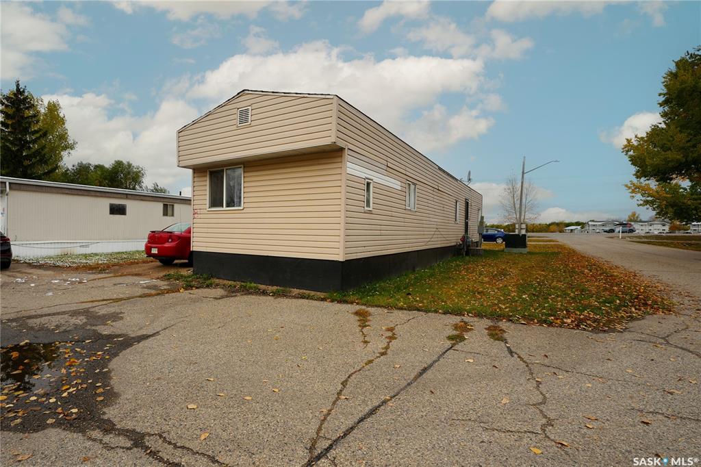 MLS® listing #SK021348 for sale located at 1455 9th Avenue Ne #B1