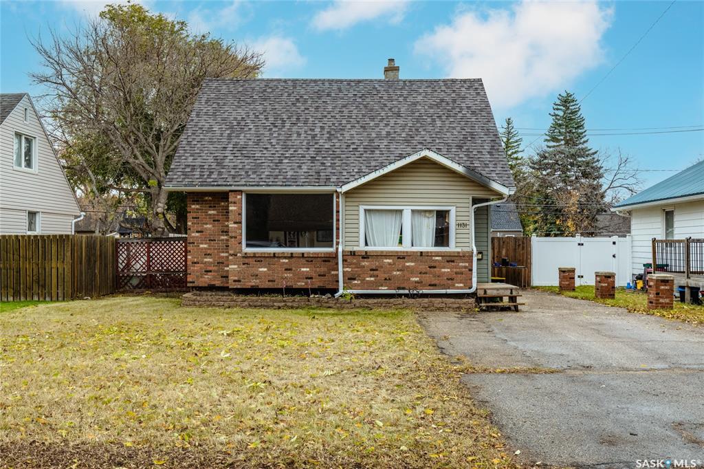 MLS® listing #SK021381 for sale located at 1131 7th Avenue Nw