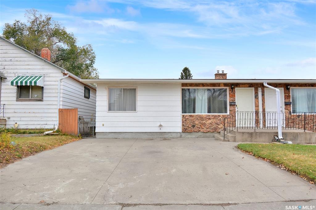 Second View of 207 209 S Avenue N, Mount Royal SA, Saskatoon, Saskatchewan, S7L 2Z7