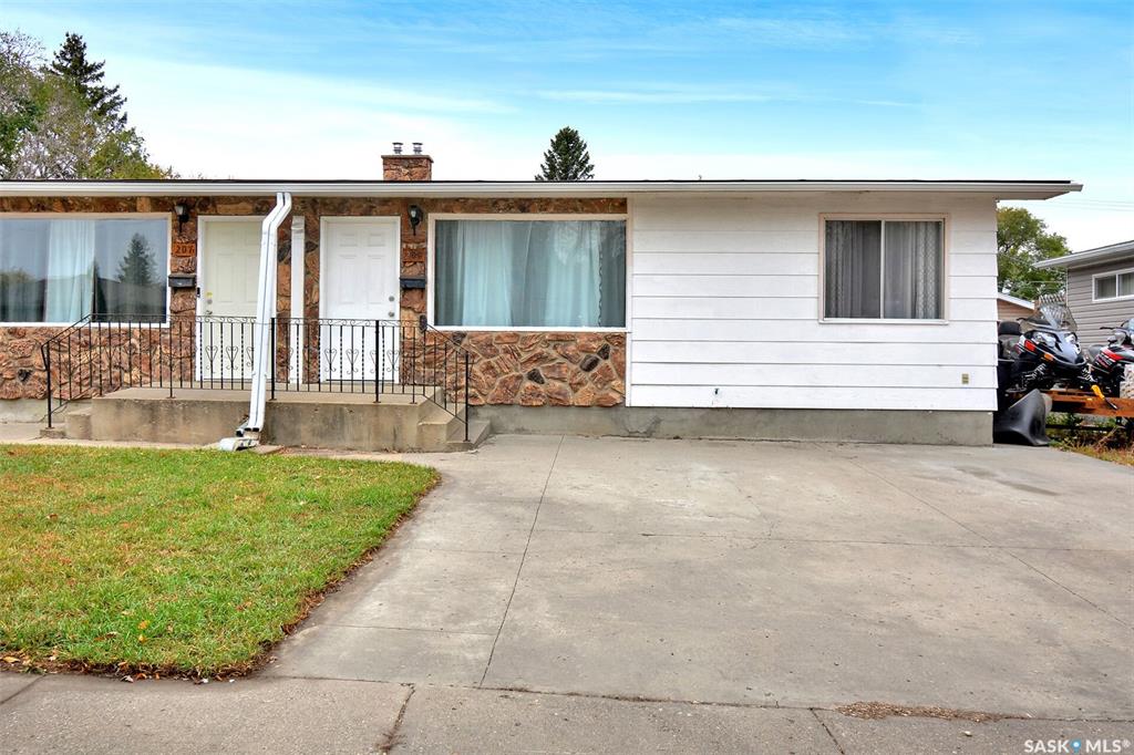Third View of 207 209 S Avenue N, Mount Royal SA, Saskatoon, Saskatchewan, S7L 2Z7