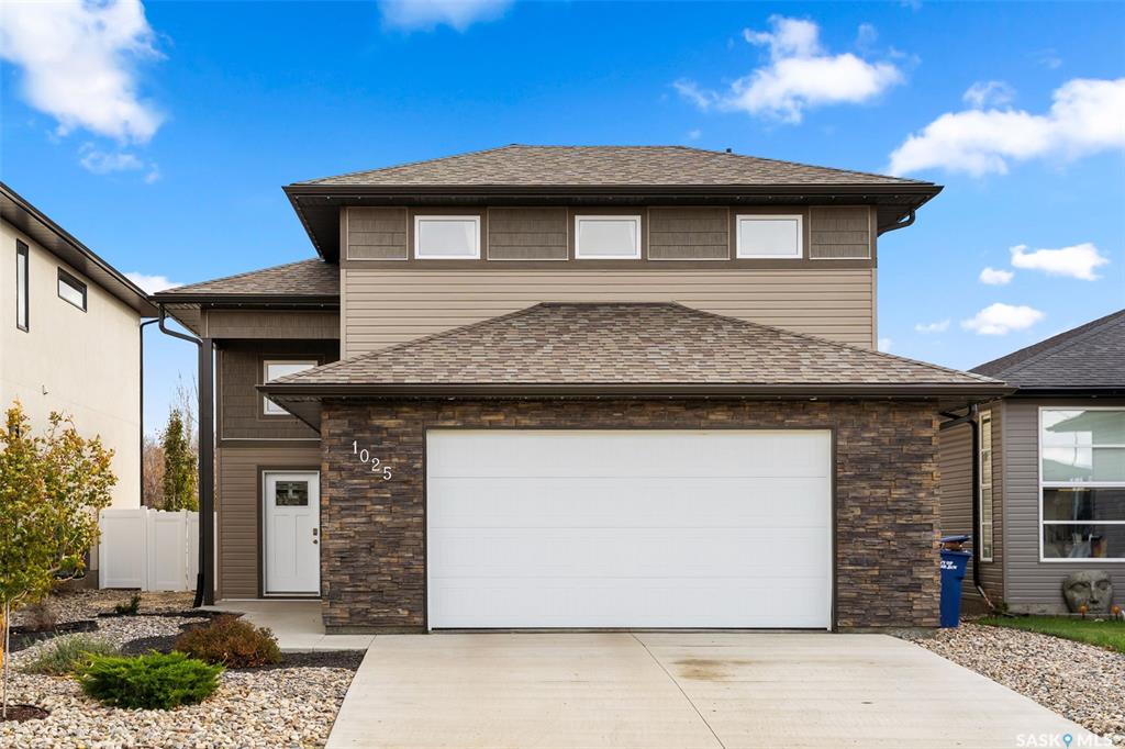 MLS® listing #SK021444 for sale located at 1025 Maplewood Drive