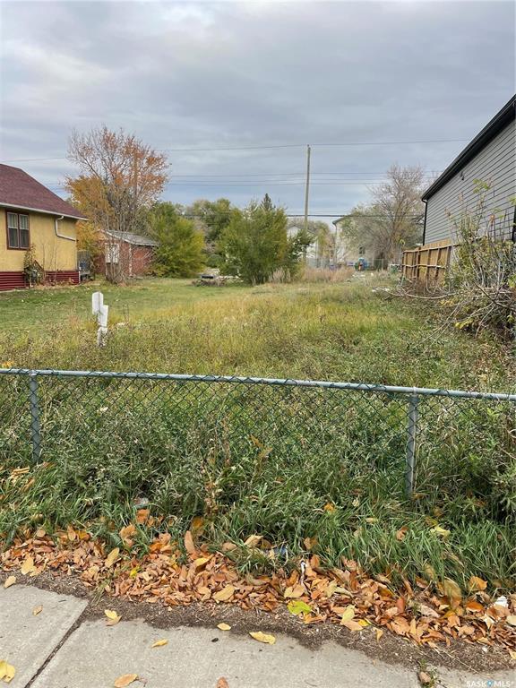 MLS® listing #SK021471 for sale located at 945 Robinson Street