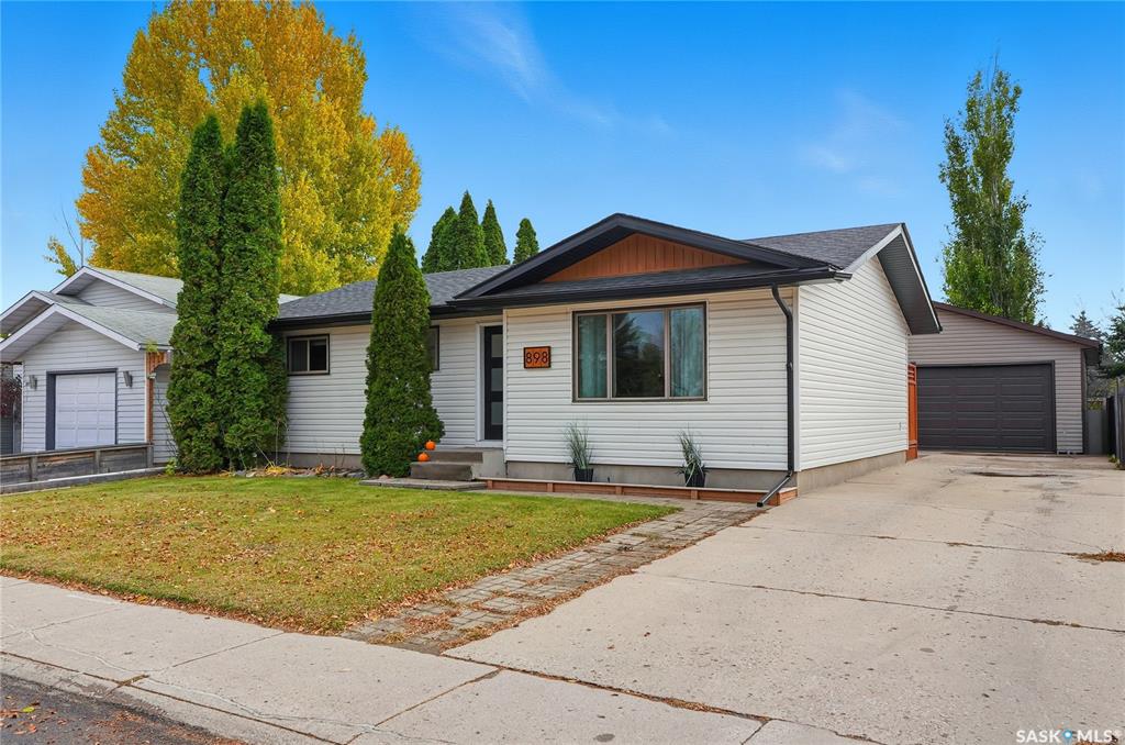 MLS® listing #SK021476 for sale located at 898 Kingsmere Boulevard
