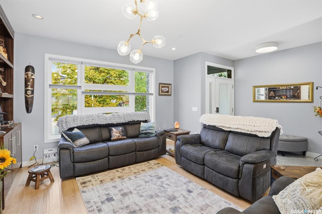 Fourth View of 1106 7th Street E, Haultain, Saskatoon, Saskatchewan, S7H 0Z1