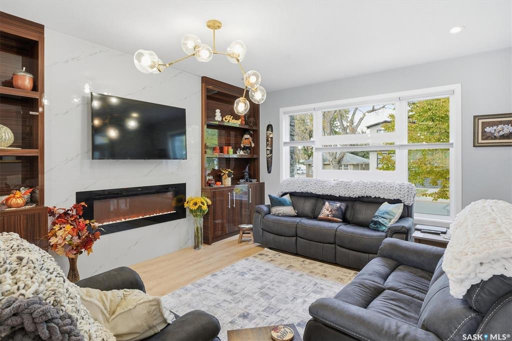 Fifth View of 1106 7th Street E, Haultain, Saskatoon, Saskatchewan, S7H 0Z1
