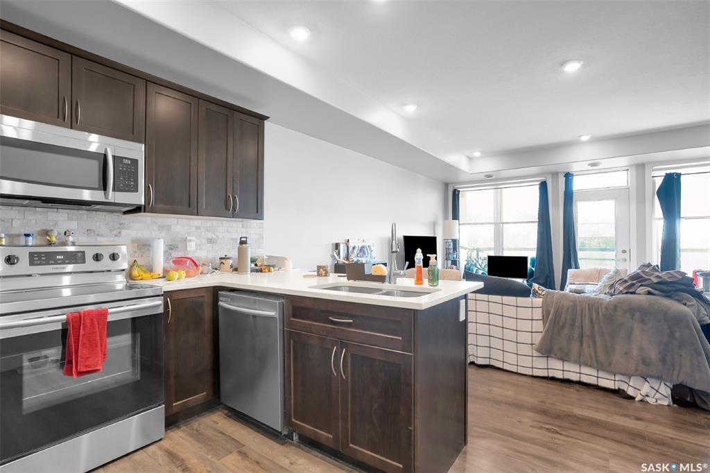 Fifth View of 811 Hilliard Street W, Exhibition, Saskatoon, Saskatchewan, S7M 0G5