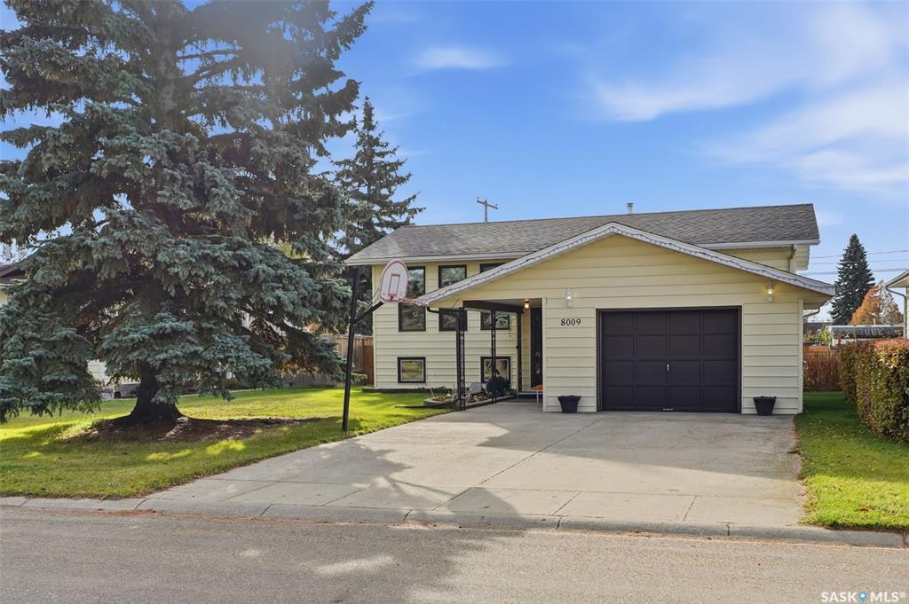Second View of 8009 5th Street, Rosthern, Saskatchewan, S0K 3R0