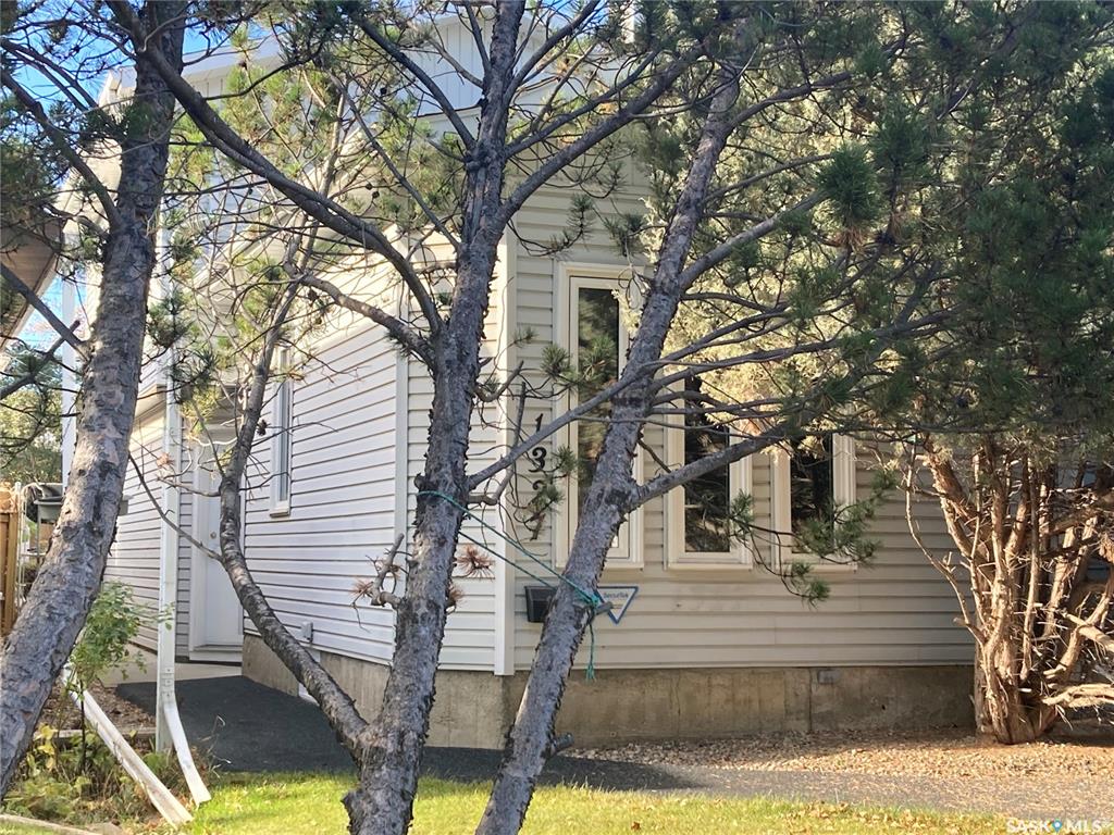 MLS® listing #SK021818 for sale located at 1327 2nd Avenue N