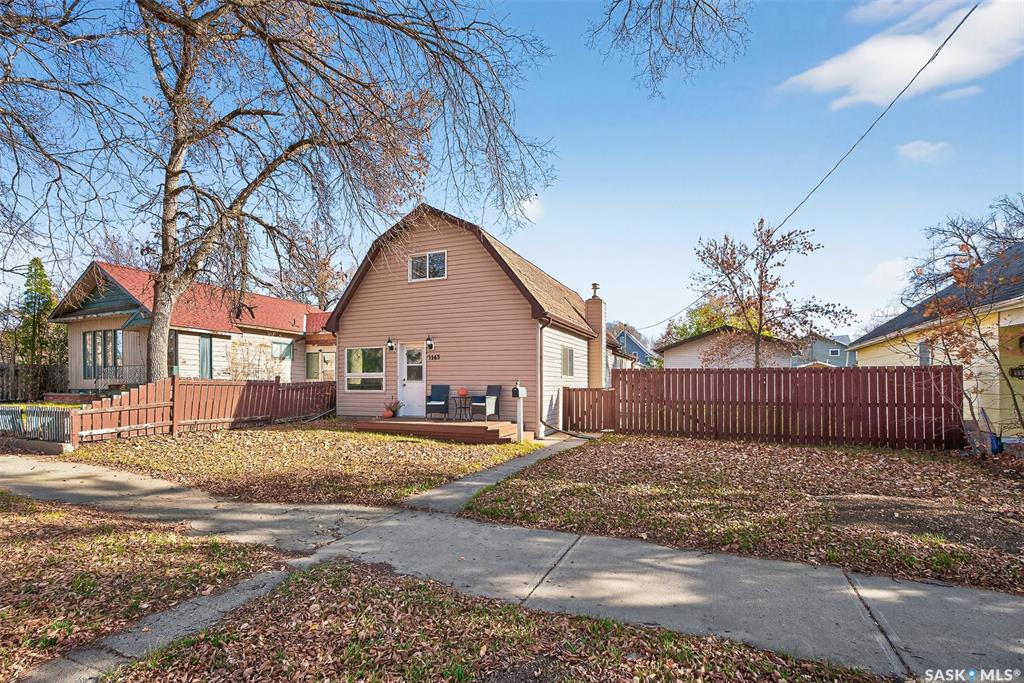 Second View of 1143 6th Avenue Nw, Central MJ, Moose Jaw, Saskatchewan, S6H 4A7