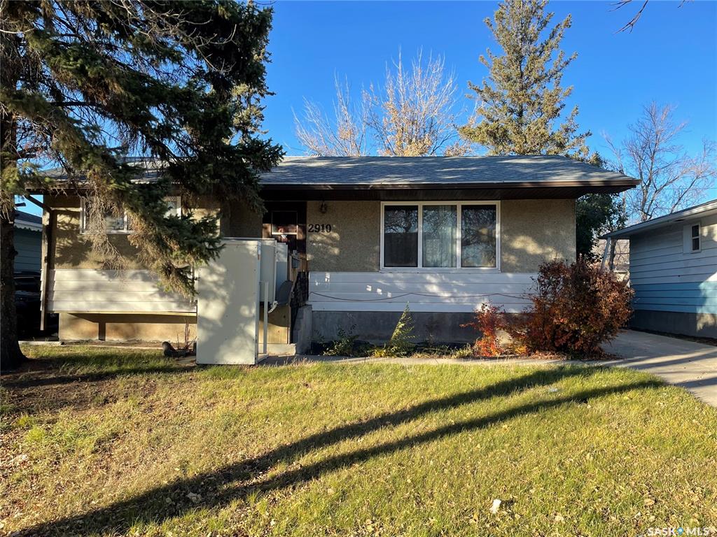 MLS® listing #SK021941 for sale located at 2910 Avonhurst Drive