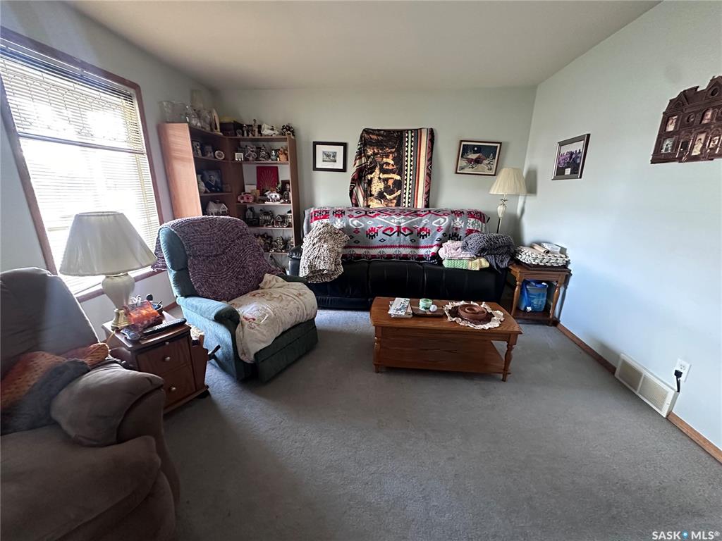 Fifth View of 602 Railway Avenue, Bienfait, Saskatchewan, S0C 0M0