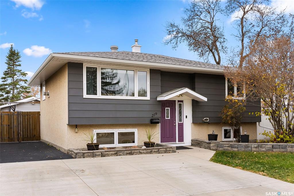 219 Lloyd Crescent, SK021973, Saskatchewan,