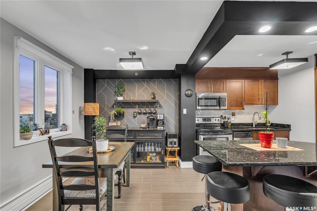 Fourth View of 320 5th Avenue N #1406, Central Business District, Saskatoon, Saskatchewan, S7K 2P5