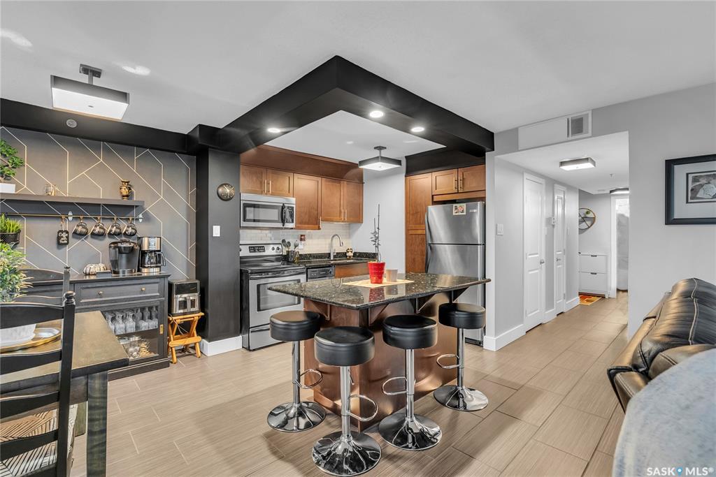 Fifth View of 320 5th Avenue N #1406, Central Business District, Saskatoon, Saskatchewan, S7K 2P5