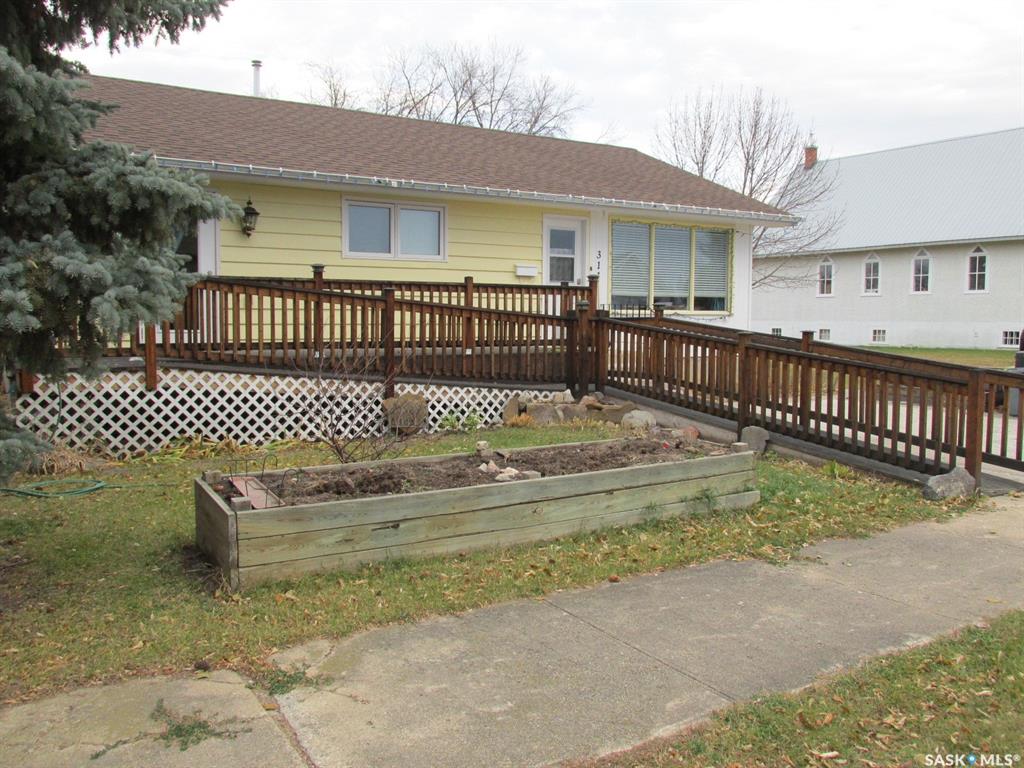 Third View of 311 1st Street W, Nipawin, Saskatchewan, S0E 1E0