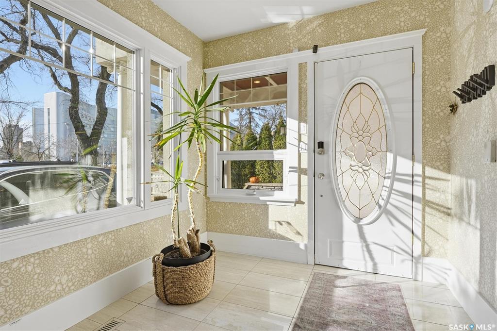 Second View of 702 Queen Street, City Park, Saskatoon, Saskatchewan, S7K 0M9