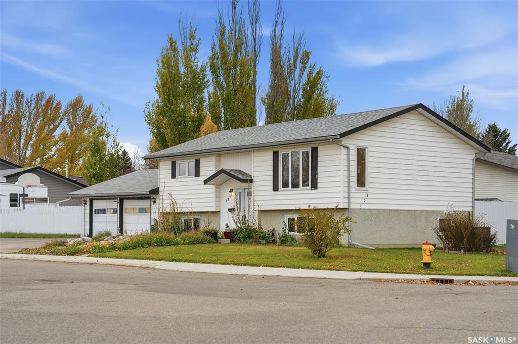 Second View of 127 Nesbitt Crescent, Dundonald, Saskatoon, Saskatchewan, S7L 6G5