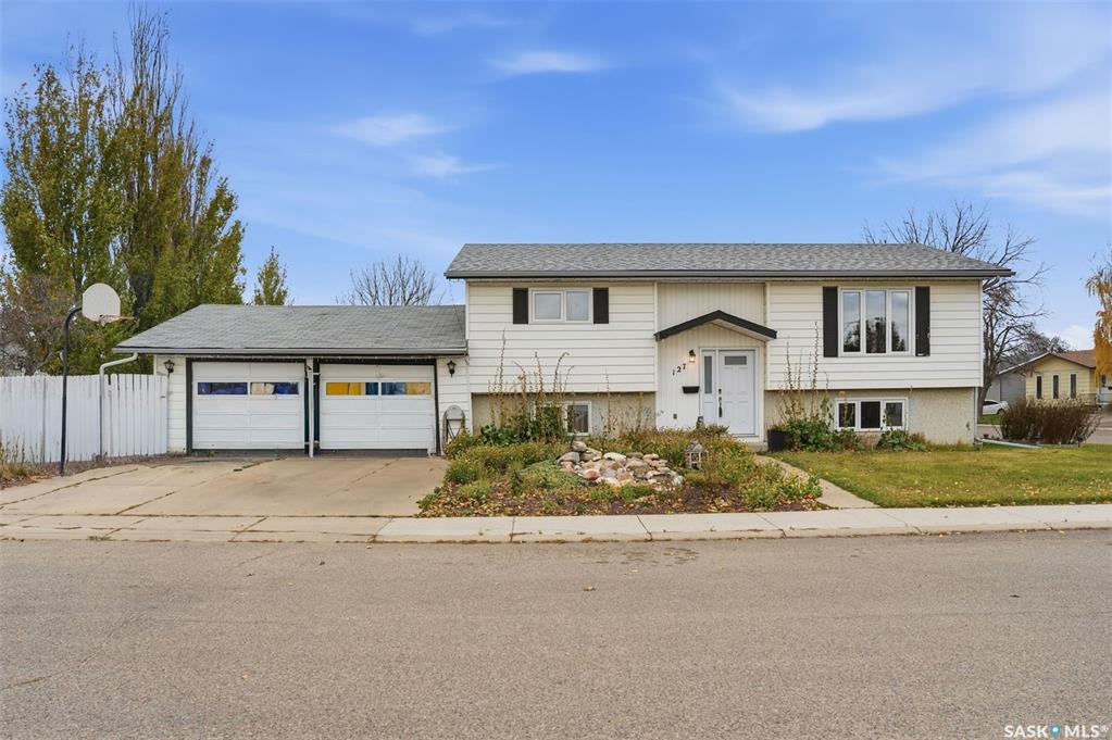 Fourth View of 127 Nesbitt Crescent, Dundonald, Saskatoon, Saskatchewan, S7L 6G5