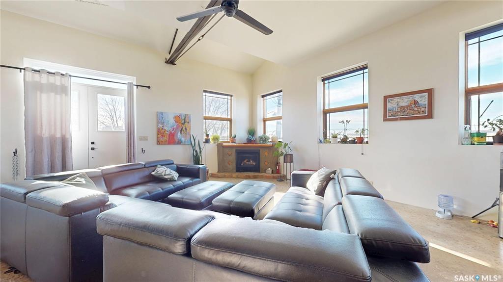 Fifth View of 2007 6th Avenue, Warehouse District, Regina, Saskatchewan, S4R 1B1