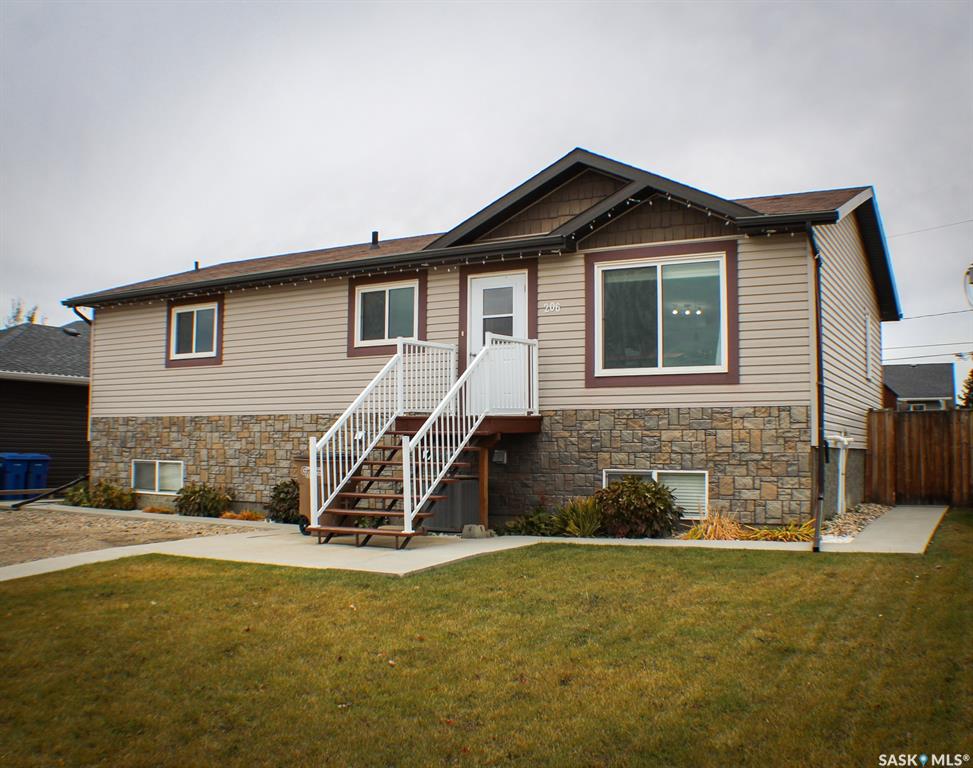 Third View of 206 Elizabeth Street, Melfort, Saskatchewan, S0E 1A0