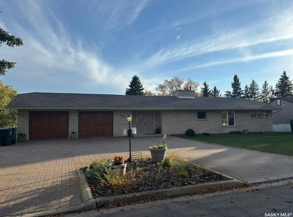 110 Logan Crescent E, SK022127, Saskatchewan,