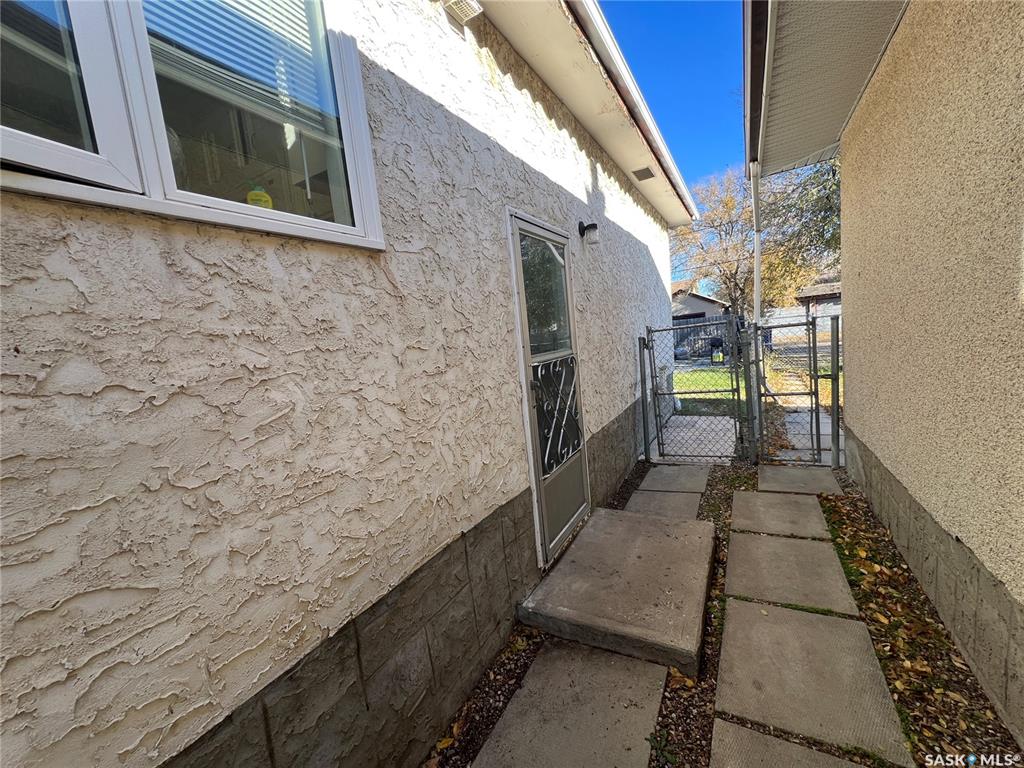 Third View of 405 York Street, Regent Park, Regina, Saskatchewan, S4R 4W7