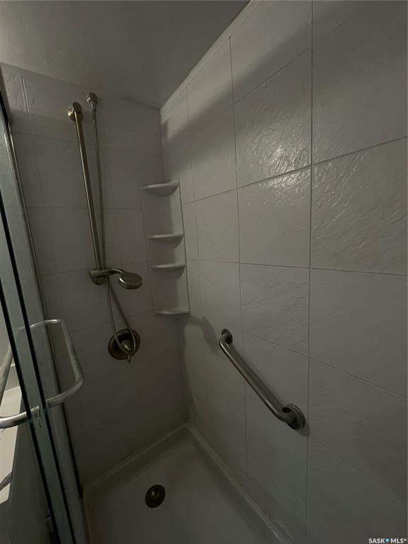 Fifth View of 425 S Avenue S, Pleasant Hill, Saskatoon, Saskatchewan, S7M 3A3