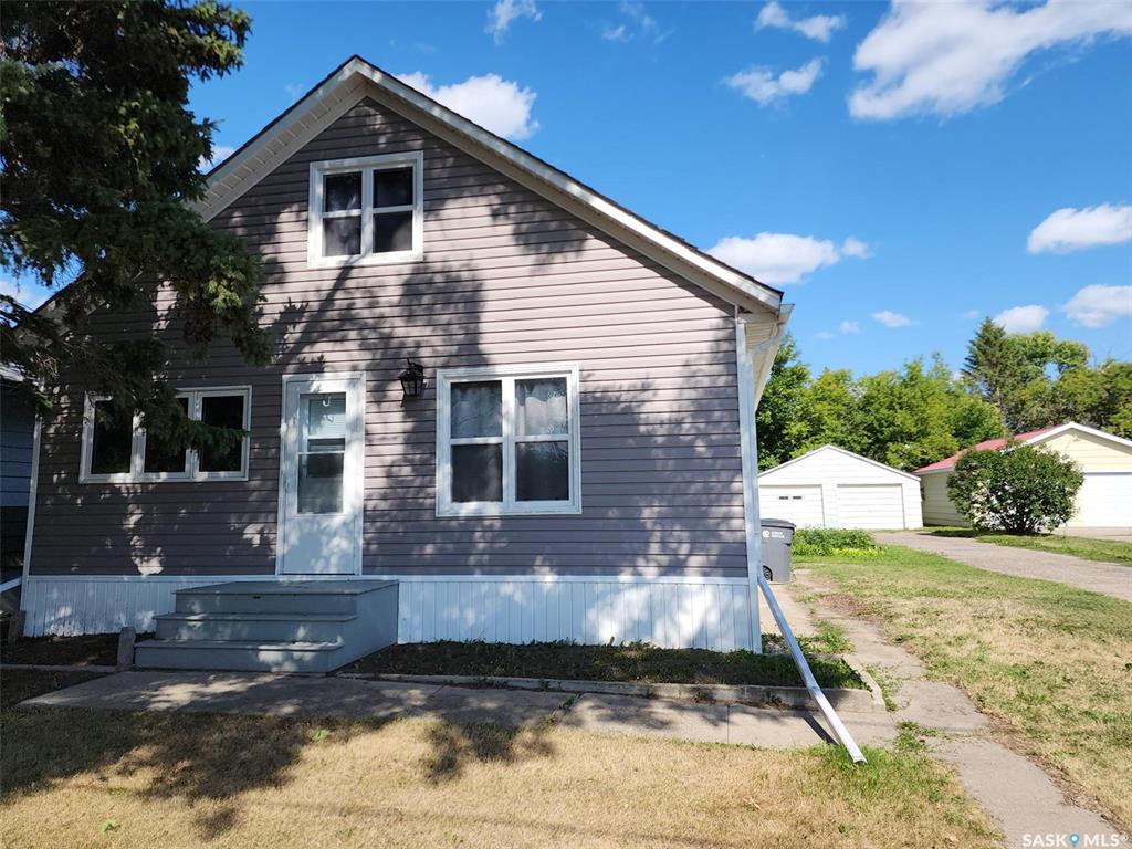 Second View of 805 Pacific Street, Grenfell, Saskatchewan, S0G 2B0