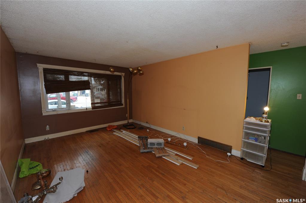 Third View of 61 Dominion Crescent, Confederation Park, Saskatoon, Saskatchewan, S7L 4N8