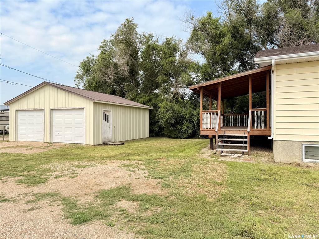 Fourth View of 100 1st Avenue N, Lucky Lake, Saskatchewan, S0L 1Z0