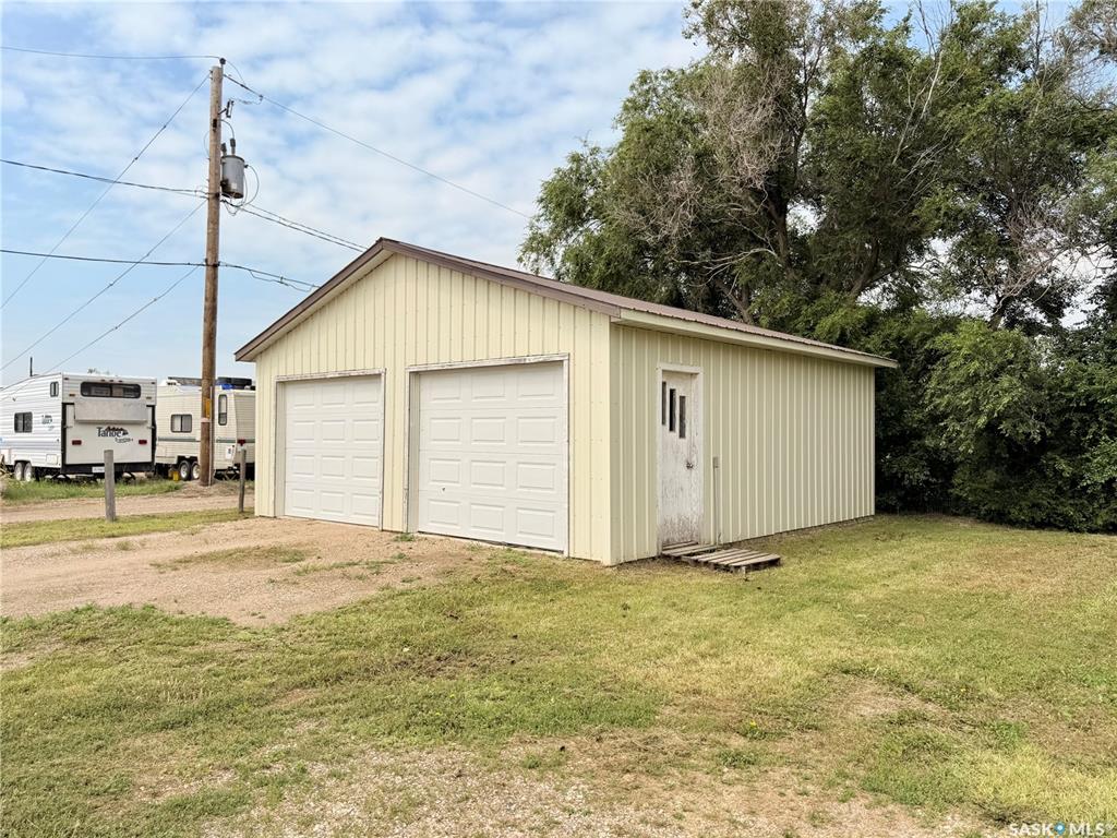 Fifth View of 100 1st Avenue N, Lucky Lake, Saskatchewan, S0L 1Z0