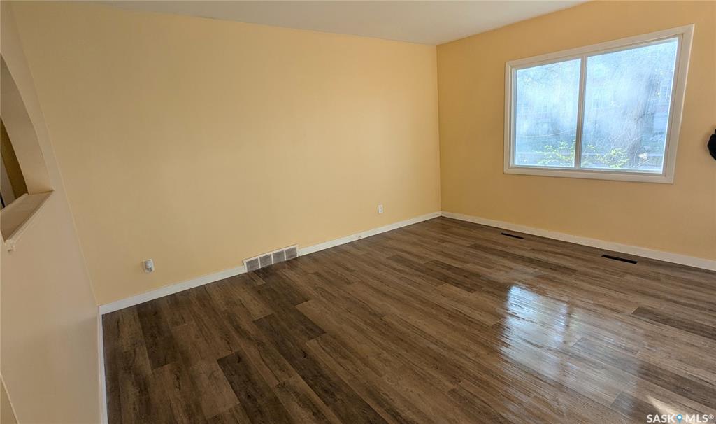 Third View of 424 J Avenue N, Westmount, Saskatoon, Saskatchewan, S7L 2K3