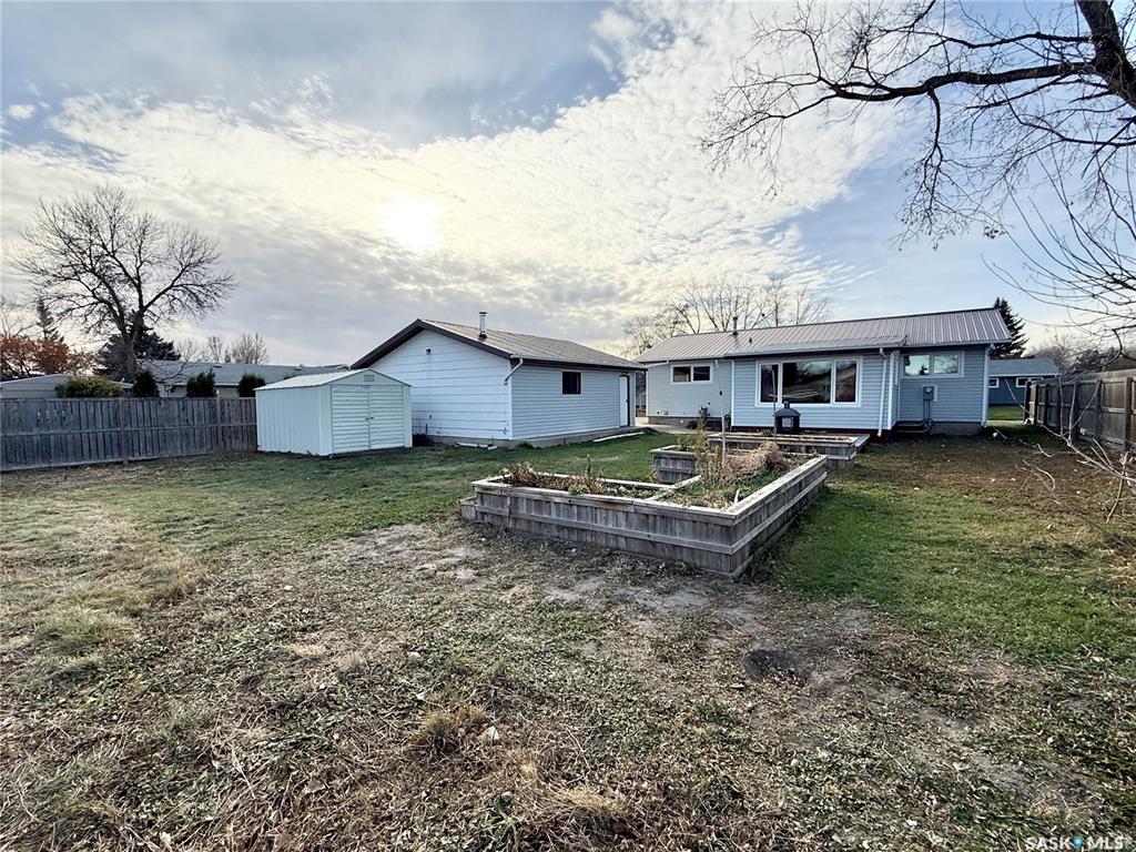 Fifth View of 216 Onstad Crescent, Weyburn, Saskatchewan, S4H 2T2