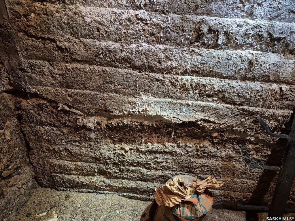 Fourth View of 818 K Avenue N, Westmount, Saskatoon, Saskatchewan, S7L 2N1