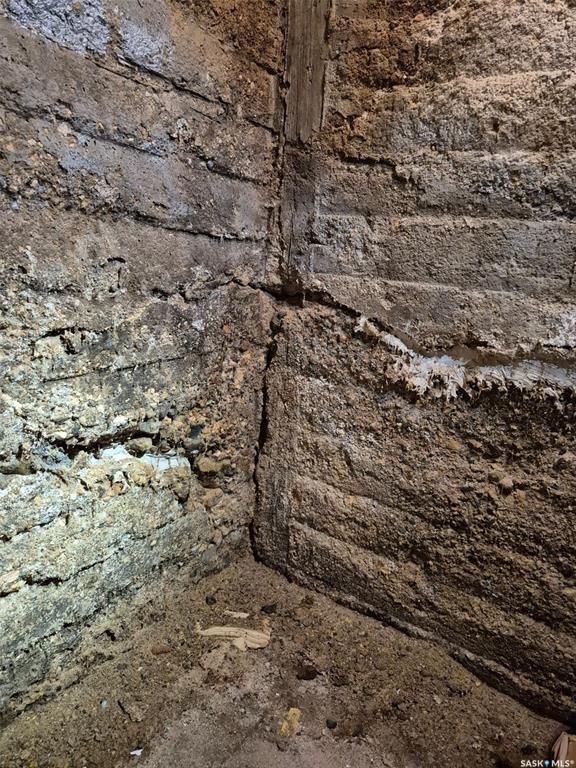 Fifth View of 818 K Avenue N, Westmount, Saskatoon, Saskatchewan, S7L 2N1