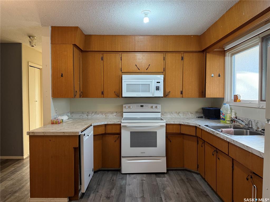 Second View of 806 Centre Street, Meadow Lake, Saskatchewan, S9X 1G3