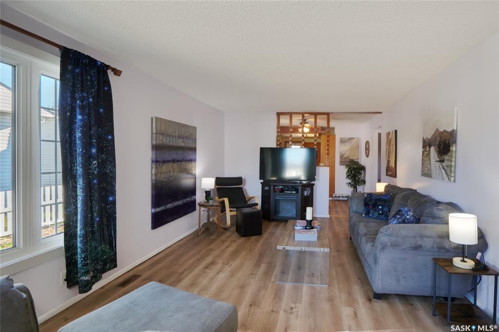 Third View of 925 Hall Street W, Palliser, Moose Jaw, Saskatchewan, S6H 2S3