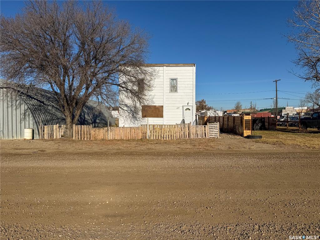 Second View of 121 1st Avenue W, Shaunavon, Saskatchewan, S0N 2M0