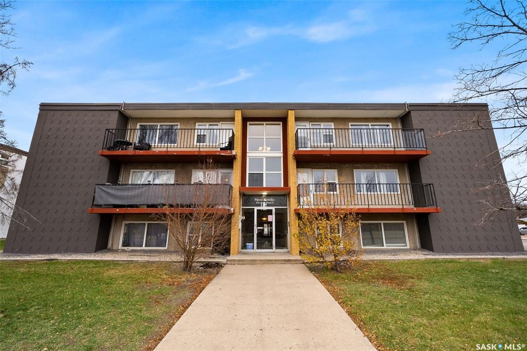 MLS® listing #SK022524 for sale located at 405 Lorne Street N #1