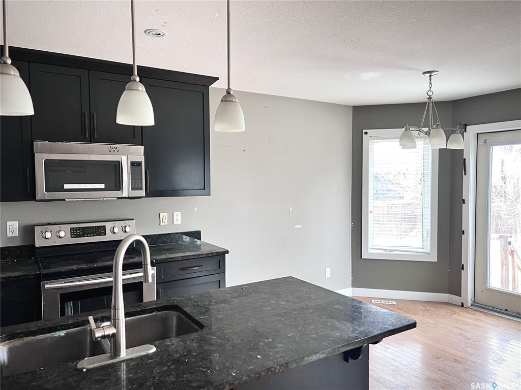 Second View of 662 Sutter Bay, Stonebridge, Saskatoon, Saskatchewan, S7T 0R5