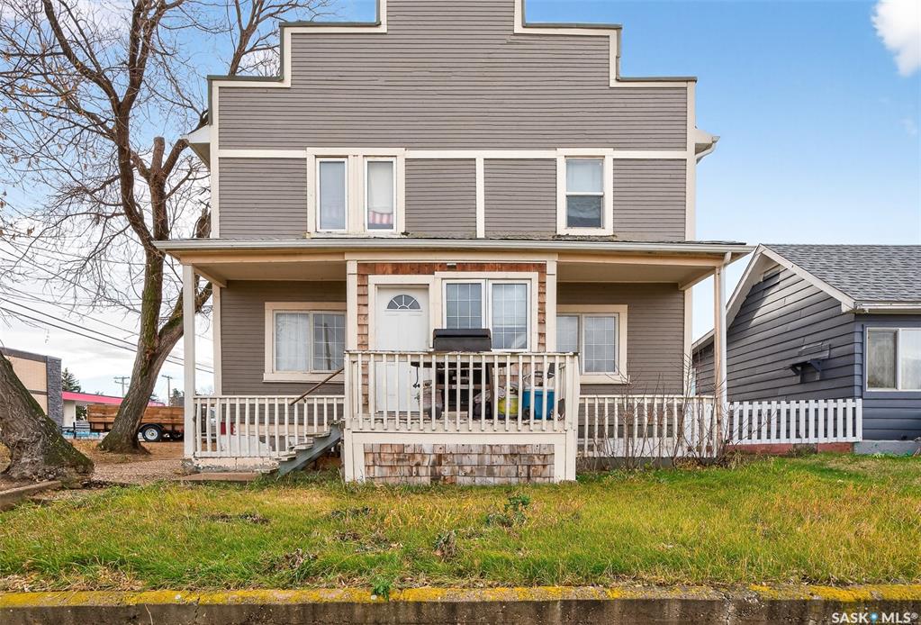 MLS® listing #SK023715 for sale located at 913 Lillooet Street W