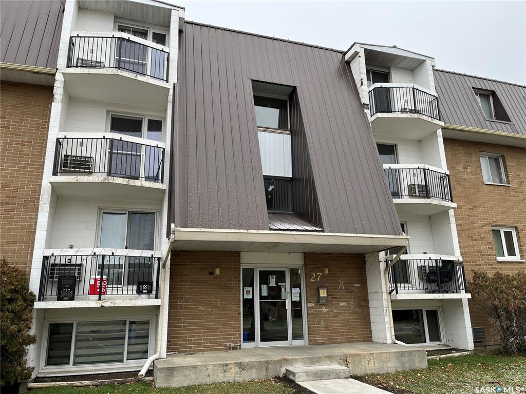 MLS® listing #SK023790 for sale located at 27 Centennial Street #14