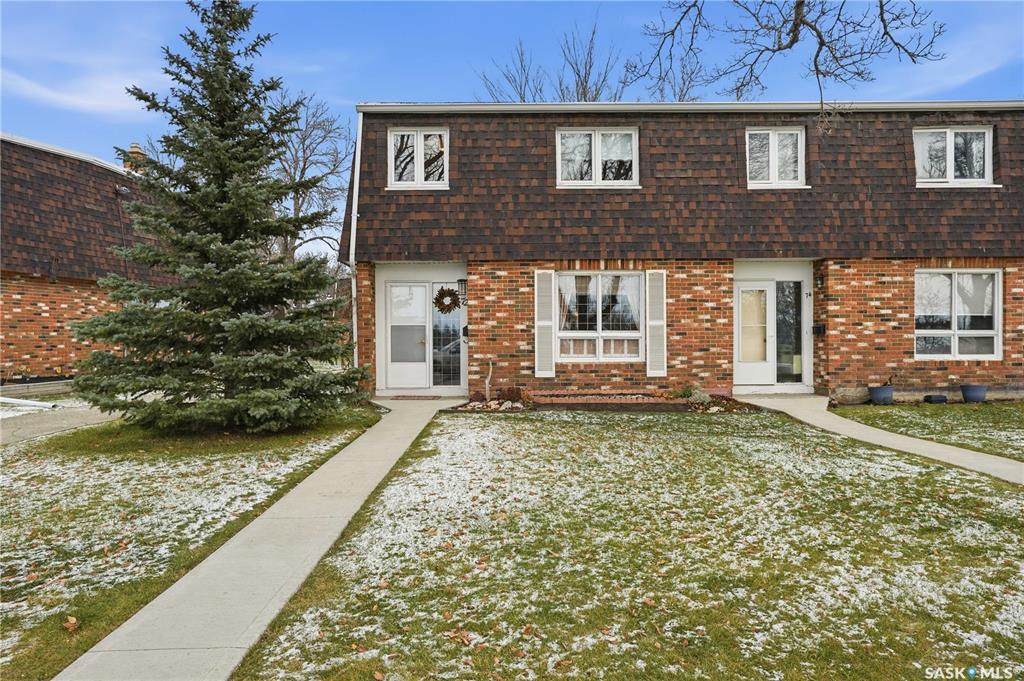 MLS® listing #SK023825 for sale located at 72 Oakview Drive