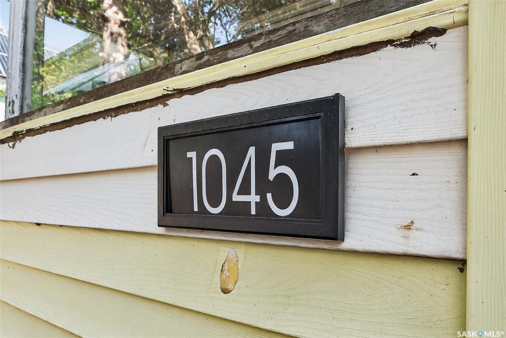 Fourth View of 1045 4th Avenue Nw, Central MJ, Moose Jaw, Saskatchewan, S6H 3X2