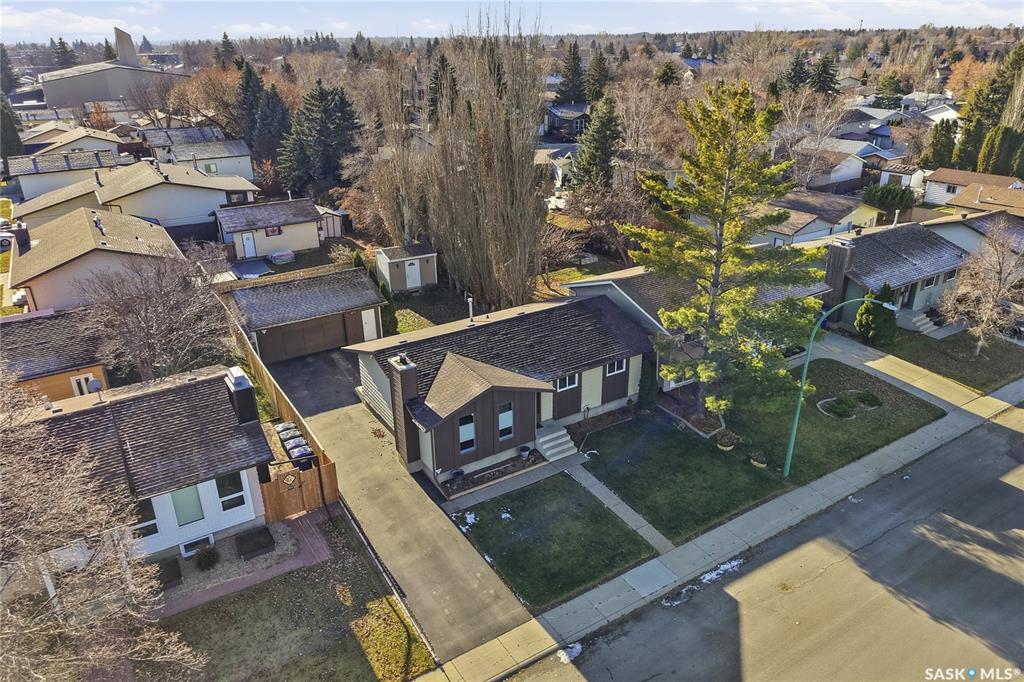 Third View of 147 Makaroff Road, Dundonald, Saskatoon, Saskatchewan, S7L 6R6