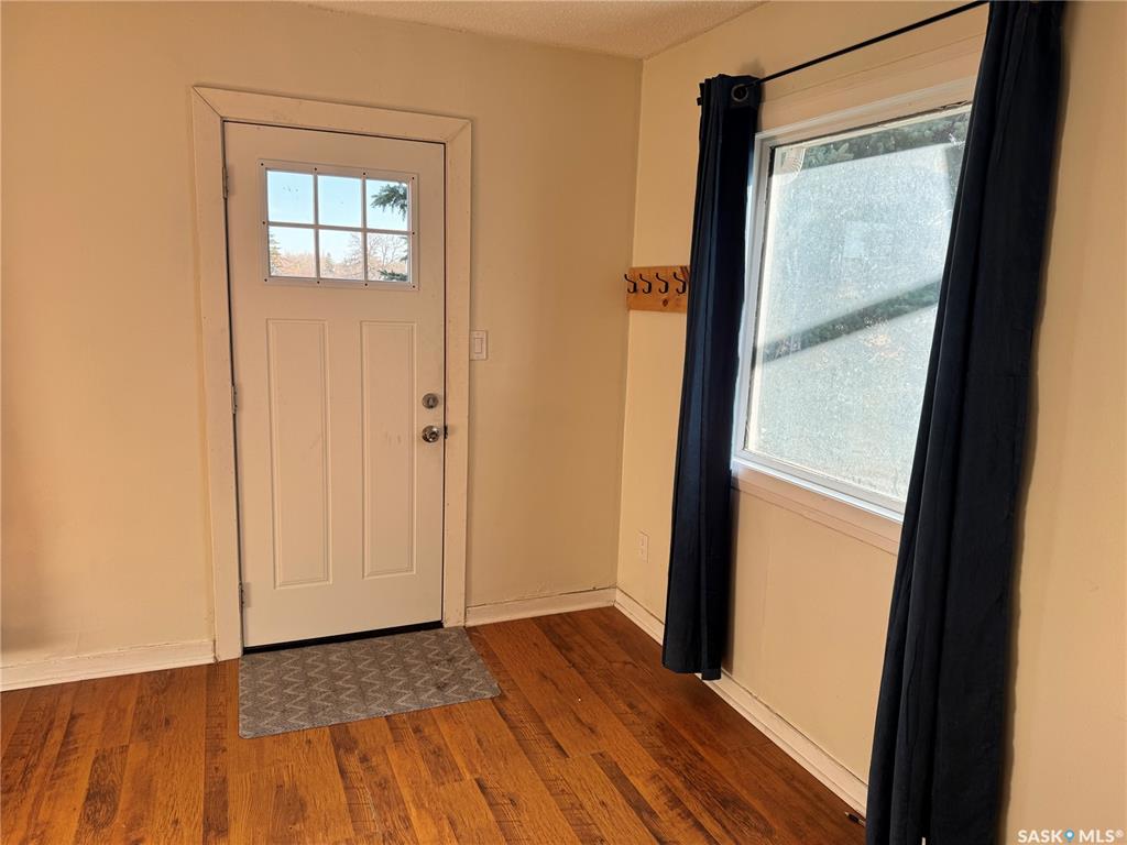 Fifth View of 201 Y Avenue S, Meadowgreen, Saskatoon, Saskatchewan, S7M 3J4