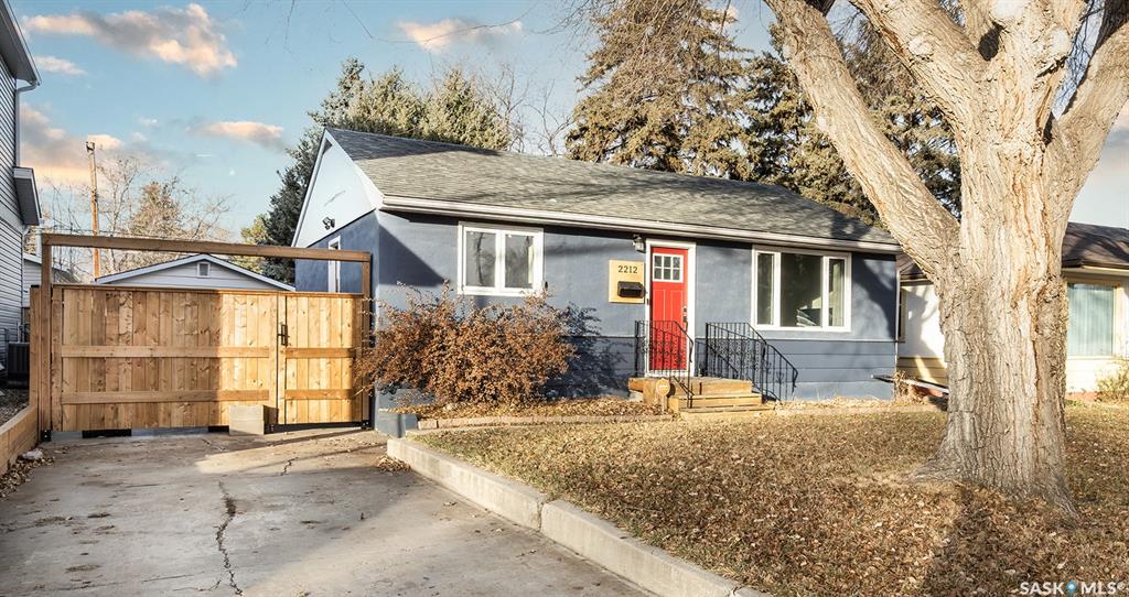 Second View of 2212 York Avenue, Queen Elizabeth, Saskatoon, Saskatchewan, S7J 1J1