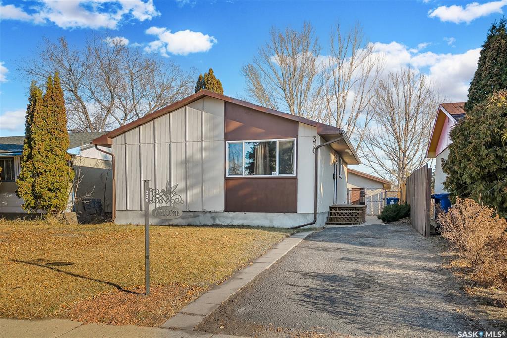 330 Smallwood Crescent, SK024113, Saskatchewan,